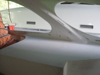 Port saloon side window mullion